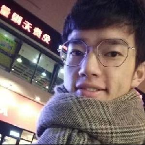 史新斐